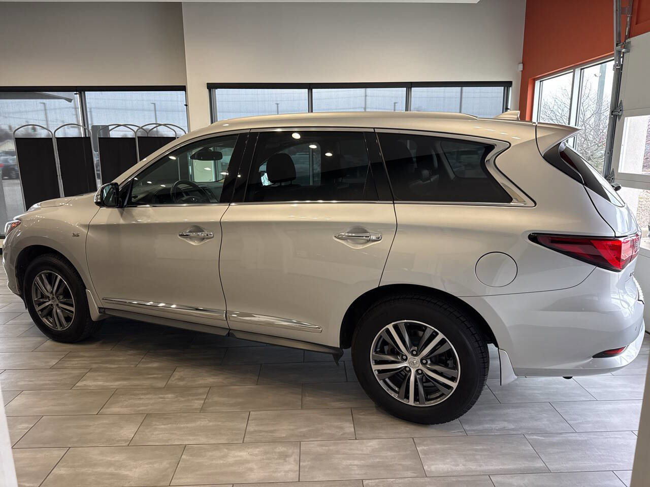 Used 2020 INFINITI QX60 Luxe w/ Essential Package AWD/4WD image 8