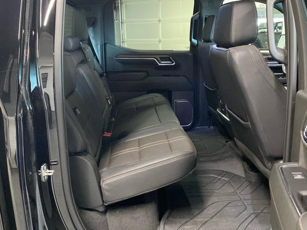 Used 2023 Chevrolet Silverado 1500 High Country w/ High Country Premium Package image 17