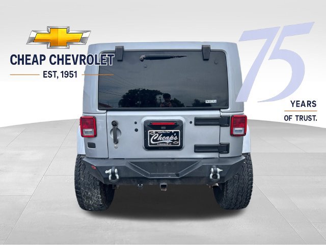 Used 2014 Jeep Wrangler Unlimited Sahara w/ Max Tow Package AWD/4WD image 4