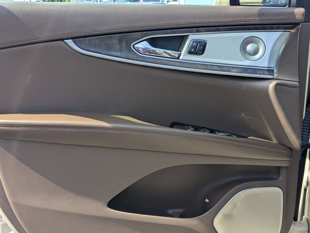 Used 2018 Lincoln MKX Reserve w/ Luxury Package AWD/4WD image 12