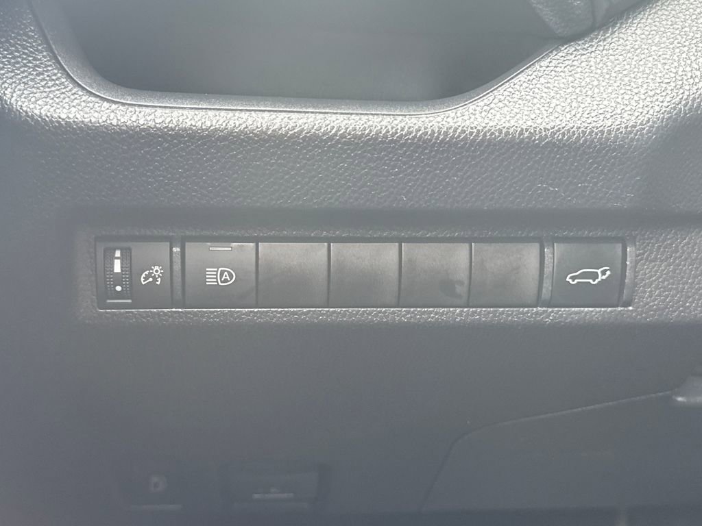 Used 2025 Toyota RAV4 XLE w/ Convenience Package image 31
