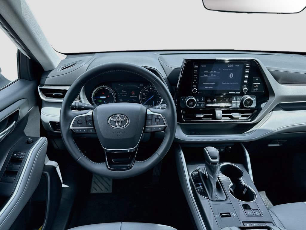 Used 2021 Toyota Highlander XLE AWD/4WD image 22