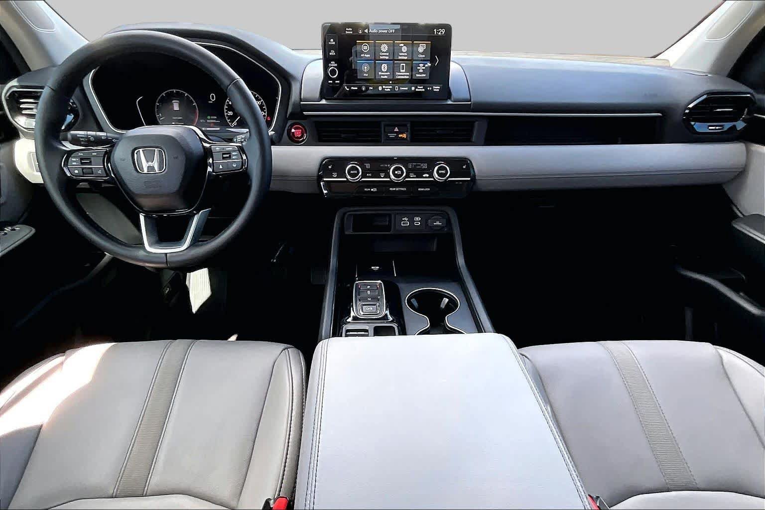 Used 2025 Honda Pilot EX-L image 16