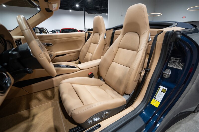 Used 2014 Porsche 911 Carrera 4 AWD/4WD image 22