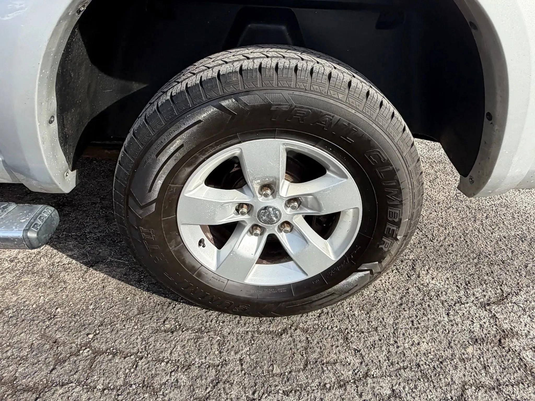 Used 2017 RAM 1500 Laramie image 8