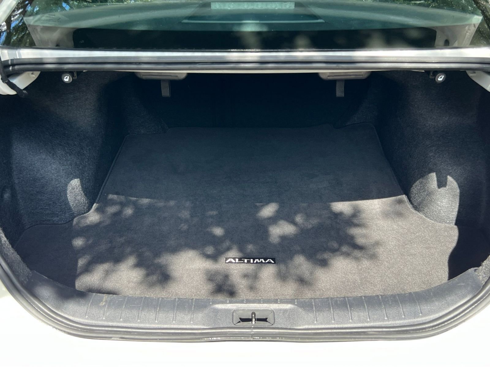 Used 2025 Nissan Altima 2.5 SV FWD image 31