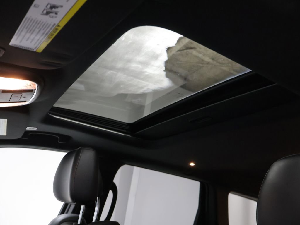 Certified 2022 Jeep Grand Cherokee Limited AWD/4WD image 35