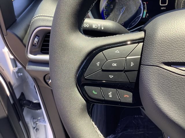 New 2027 Chrysler Pacifica Limited FWD image 13