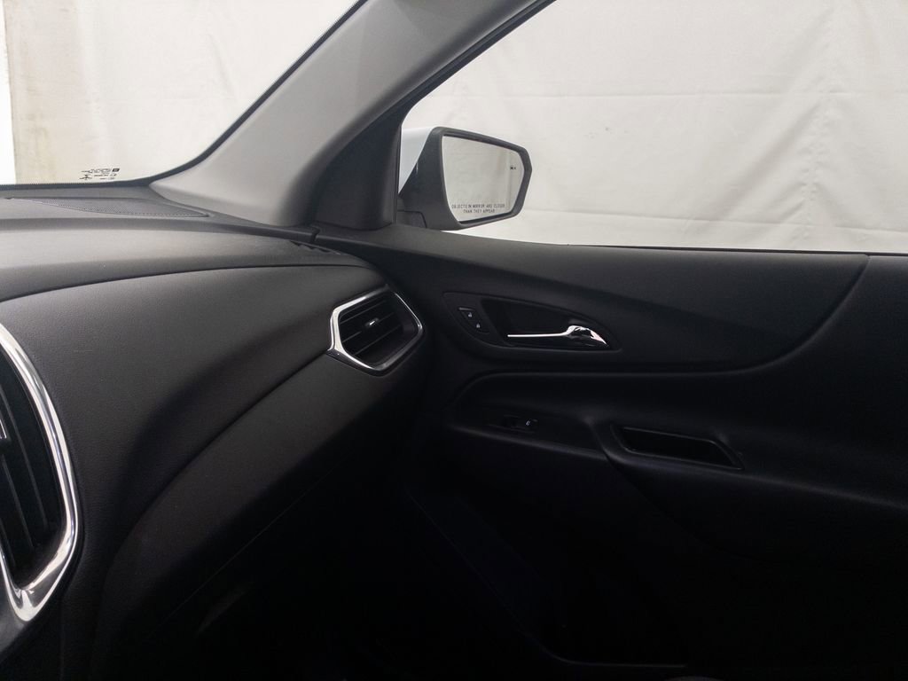 Used 2020 Chevrolet Equinox LT w/ Driver Convenience Package image 30