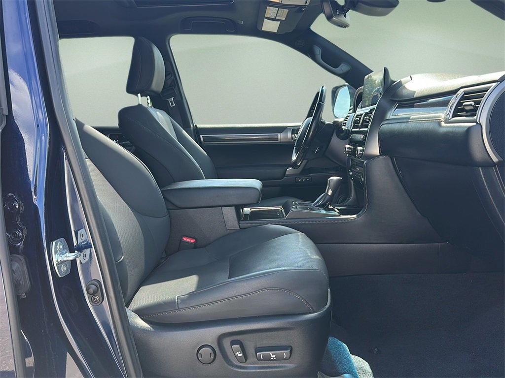Used 2023 Lexus GX 460 Premium w/ Premium Package image 22