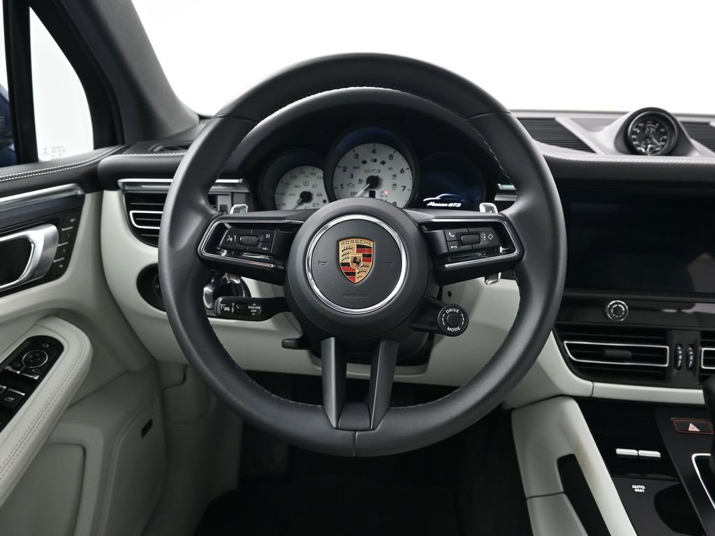 Certified 2023 Porsche Macan GTS image 13