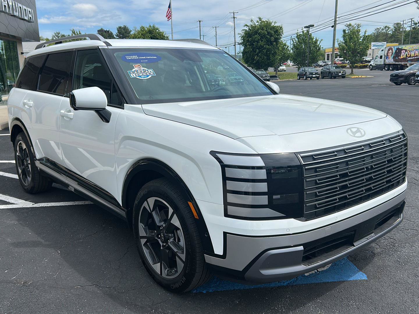 Certified 2026 Hyundai Palisade Limited AWD/4WD image 11