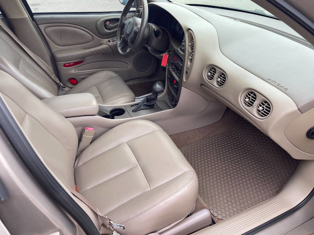 Used 2004 Pontiac Bonneville SLE image 14