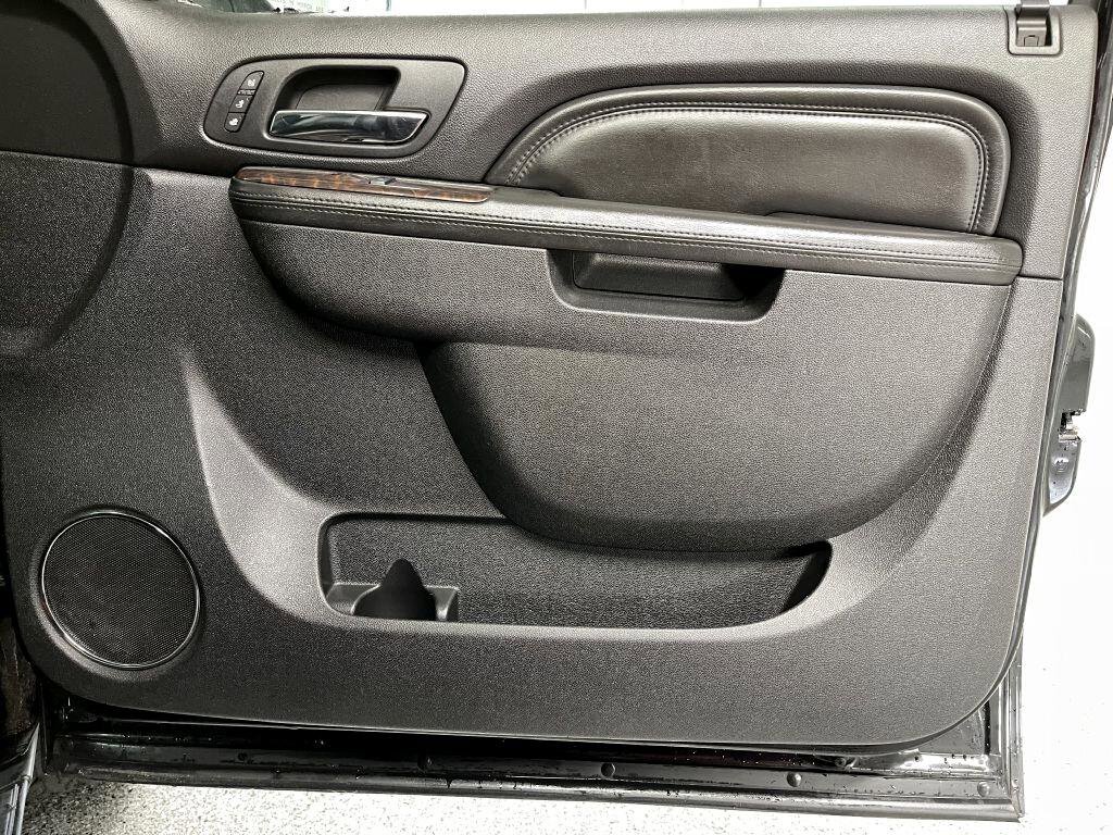 Used 2012 GMC Yukon XL Denali image 12