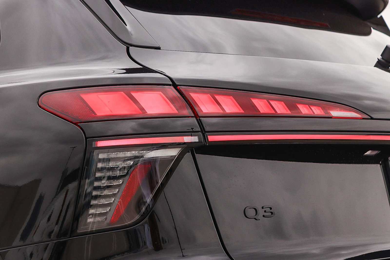 New 2026 Audi Q3 quattro 2.0T AWD/4WD image 12