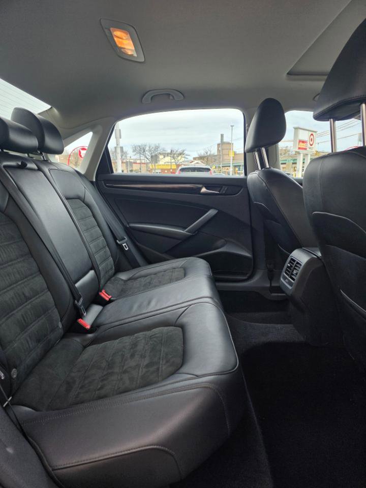 Used 2014 Volkswagen Passat 1.8T SEL Premium FWD image 13