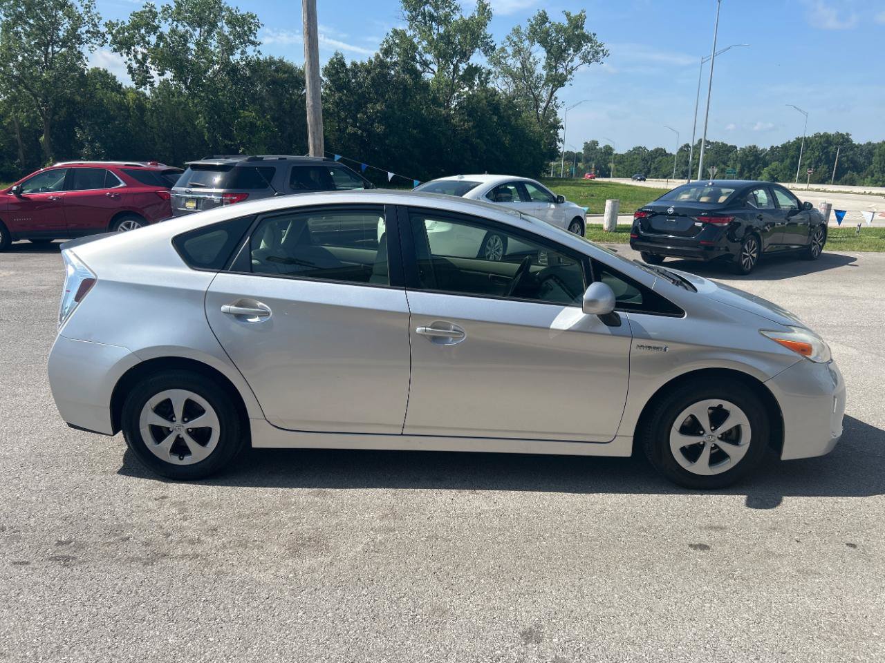 Used 2014 Toyota Prius Two FWD image 4