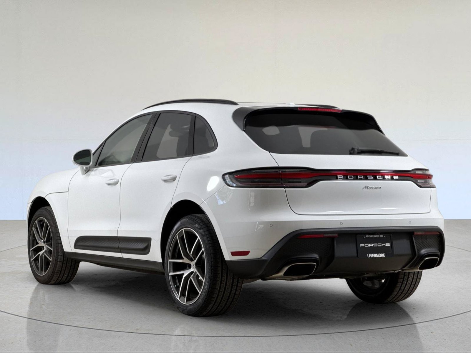 New 2026 Porsche Macan AWD/4WD image 3