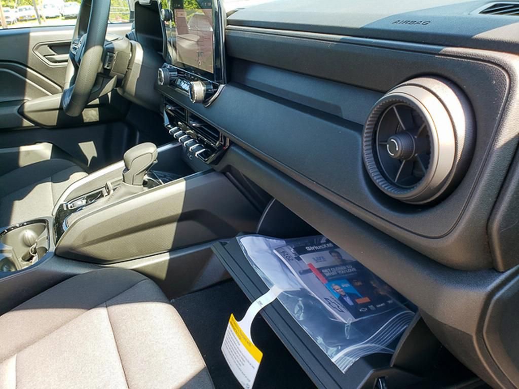 New 2026 Chevrolet Colorado W/T image 30