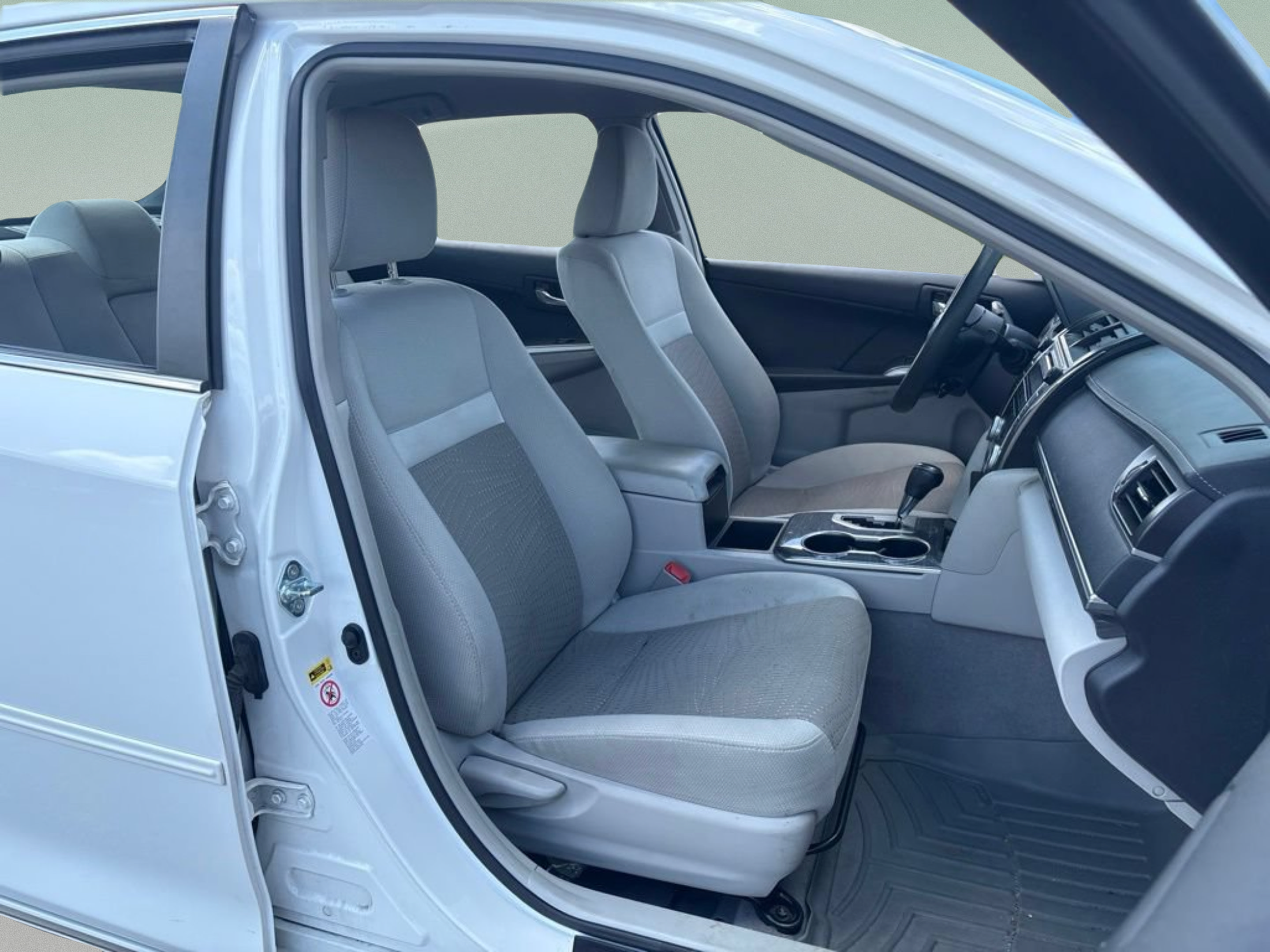 Used 2012 Toyota Camry LE FWD image 28