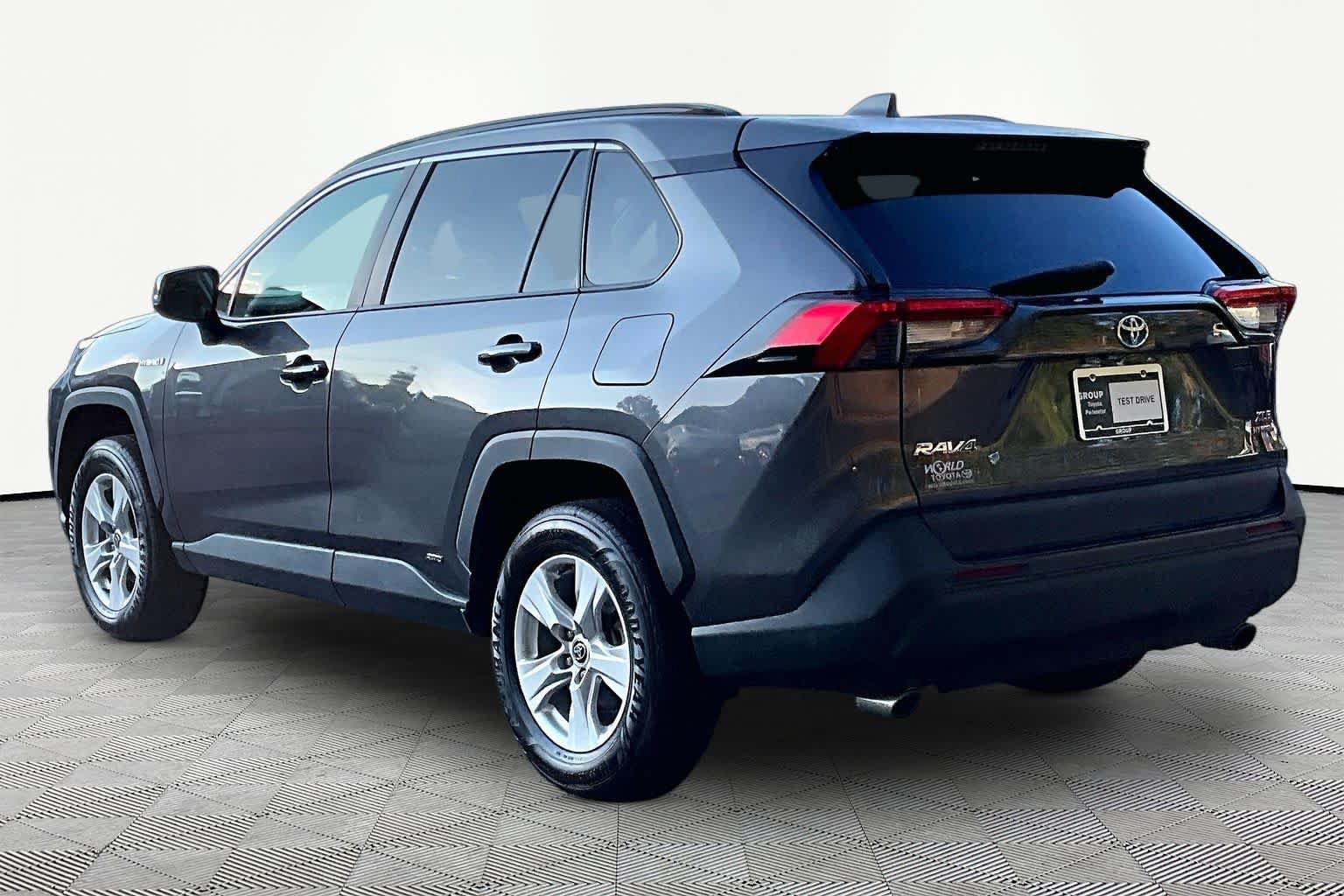 Certified 2021 Toyota RAV4 XLE w/ Convenience Package AWD/4WD image 12