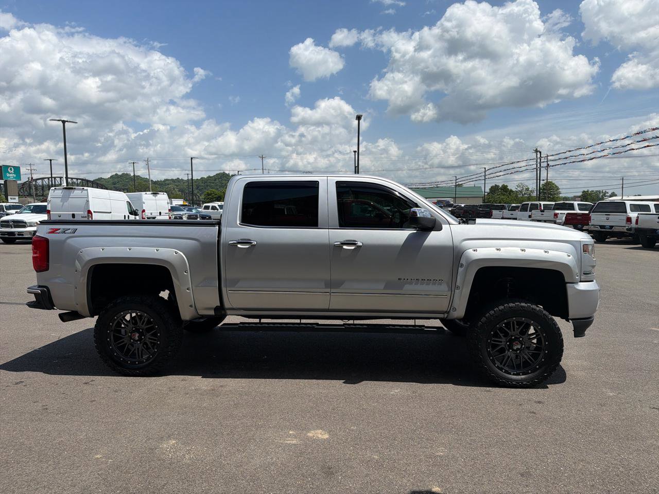 Used 2018 Chevrolet Silverado 1500 LTZ Z71 w/ LTZ Plus Package AWD/4WD image 25