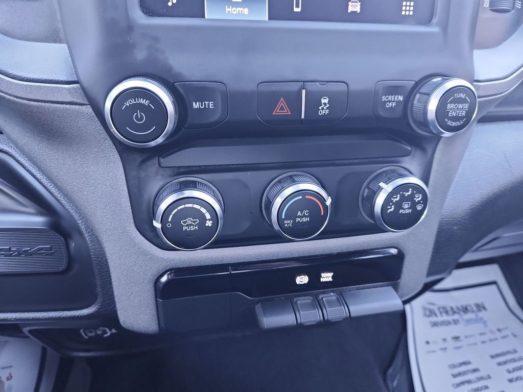 Used 2024 RAM 3500 Tradesman w/ Chrome Appearance Group image 18