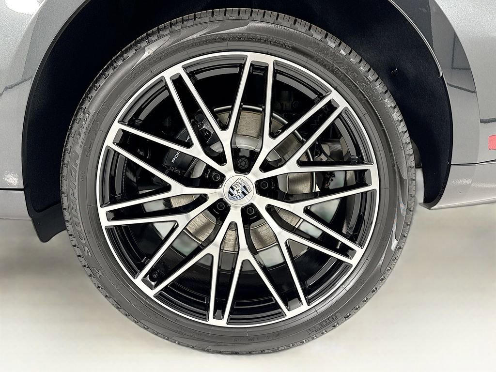 New 2026 Porsche Macan Turbo image 36