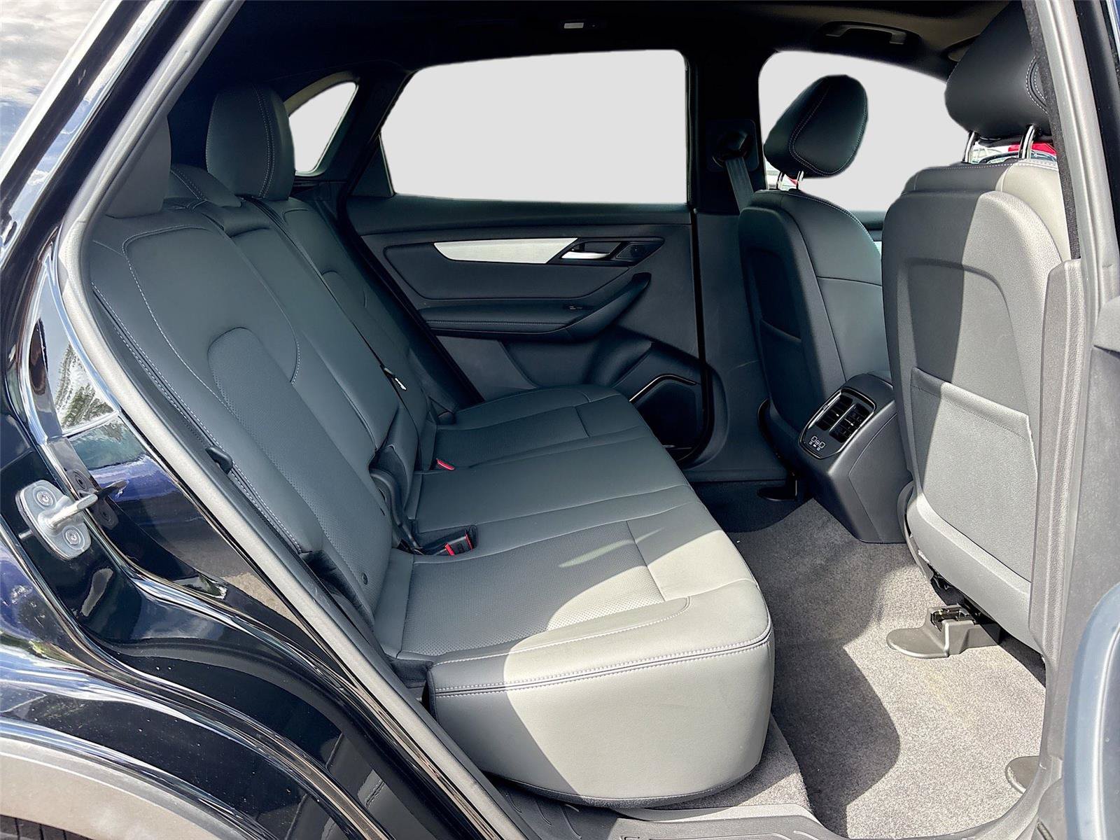 New 2025 VinFast VF 8 Plus AWD/4WD image 26