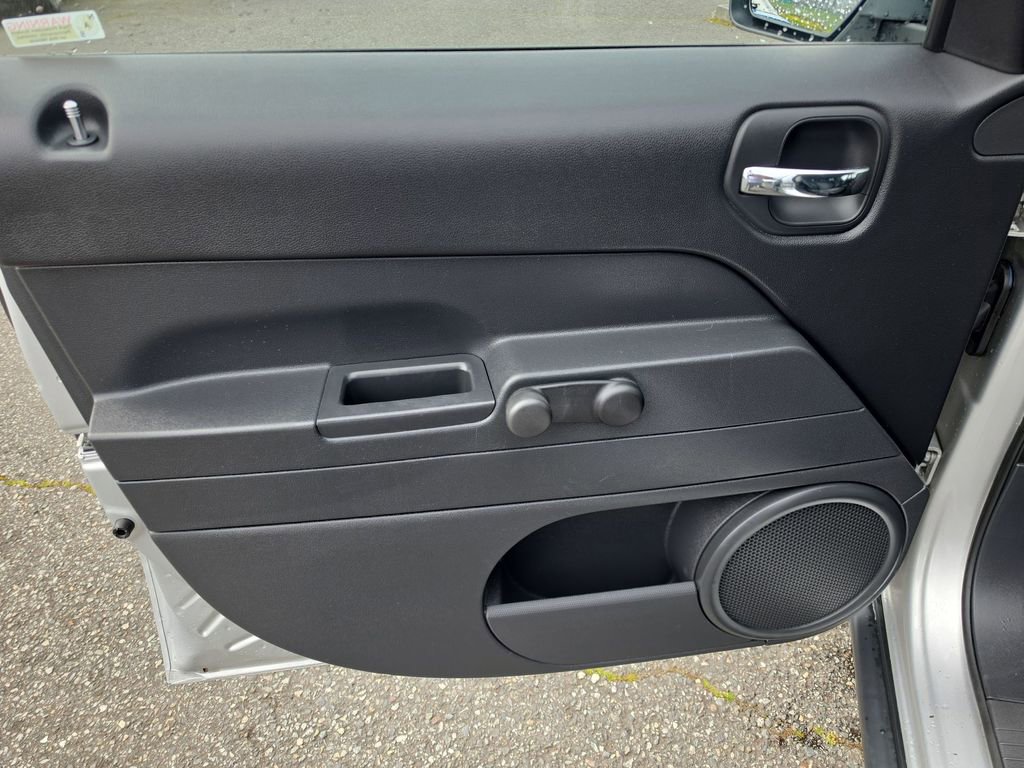 Used 2012 Jeep Patriot Sport AWD/4WD image 21