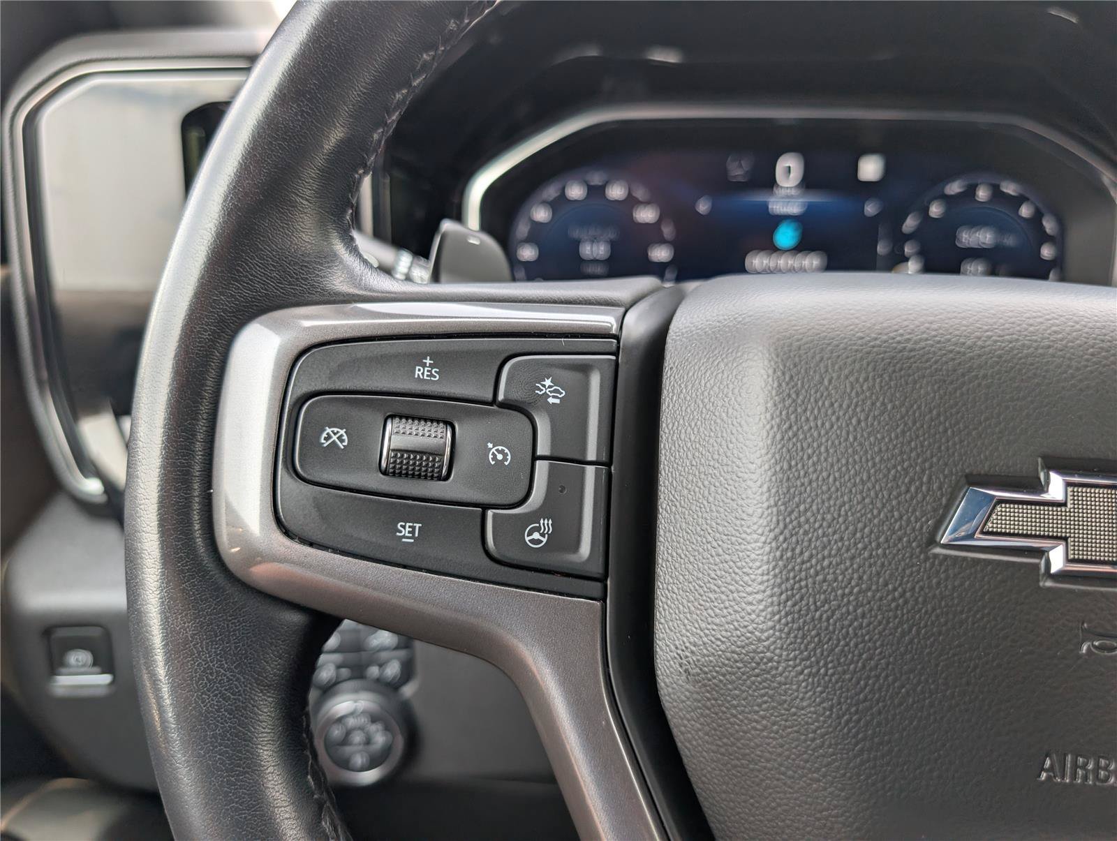 Used 2022 Chevrolet Silverado 1500 ZR2 w/ Technology Package AWD/4WD image 23