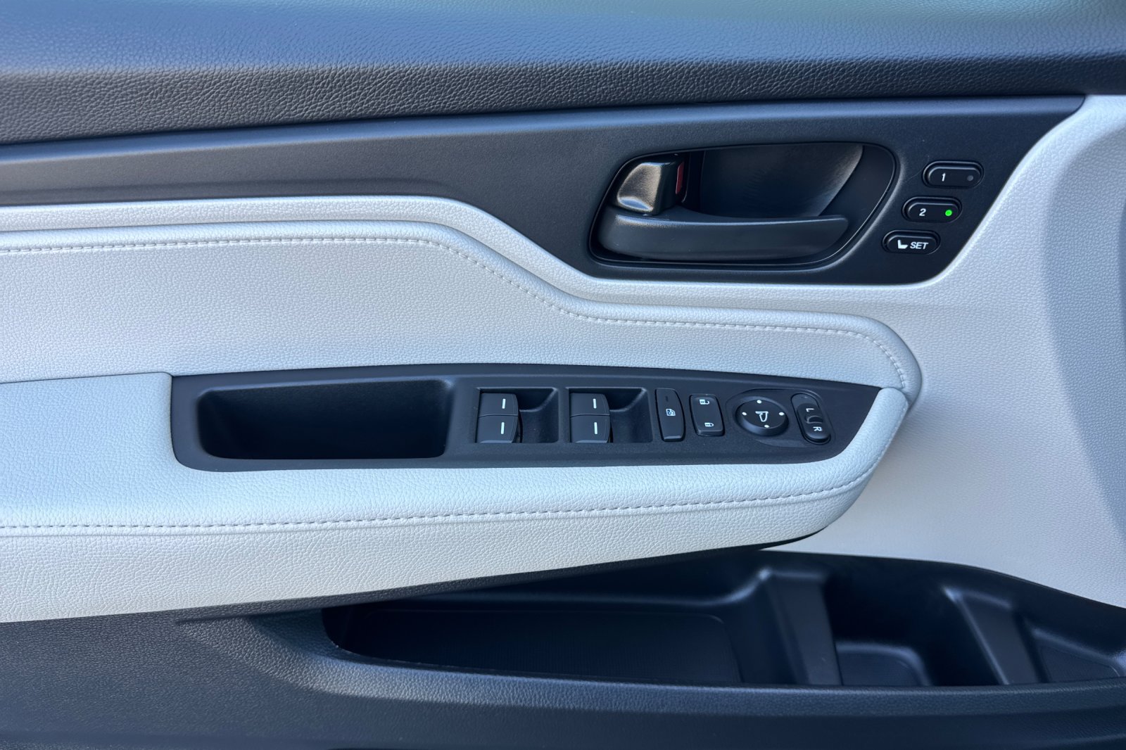 New 2026 Honda Odyssey EX-L image 8