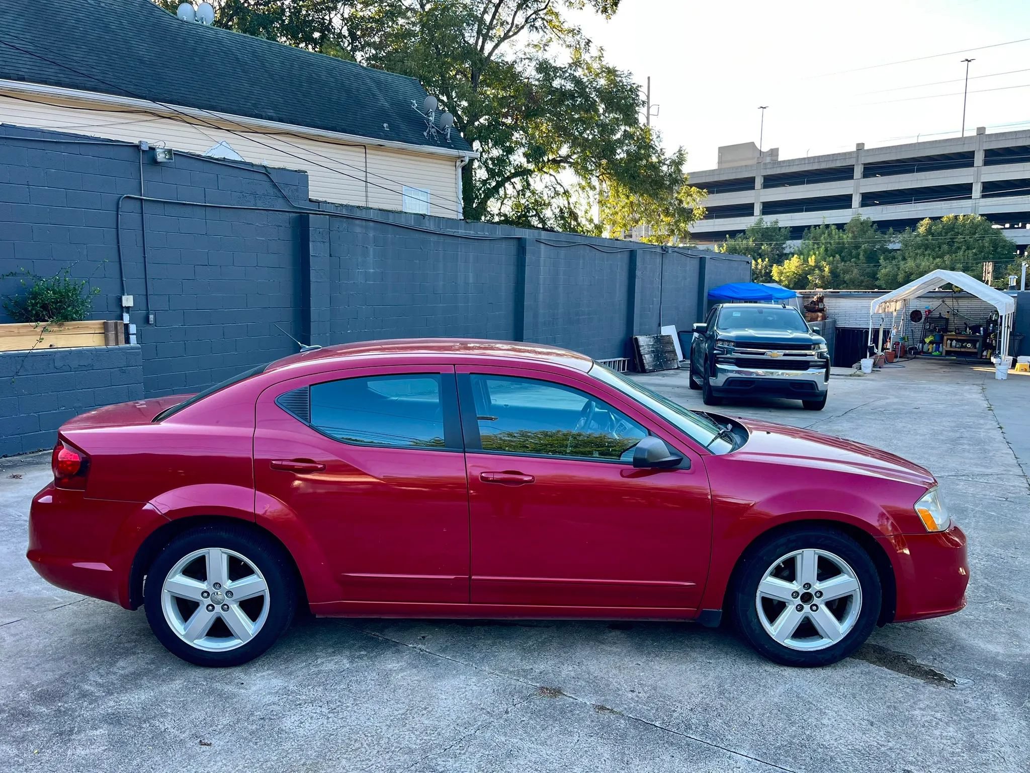 Used 2013 Dodge Avenger SE FWD image 4