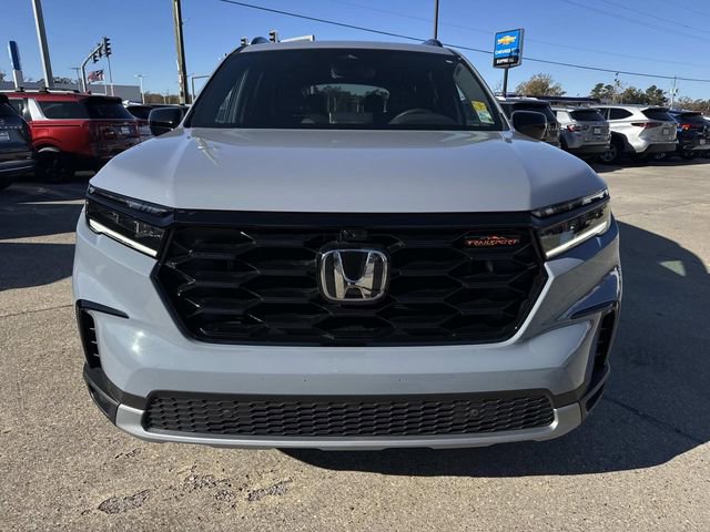 Used 2025 Honda Pilot TrailSport image 2