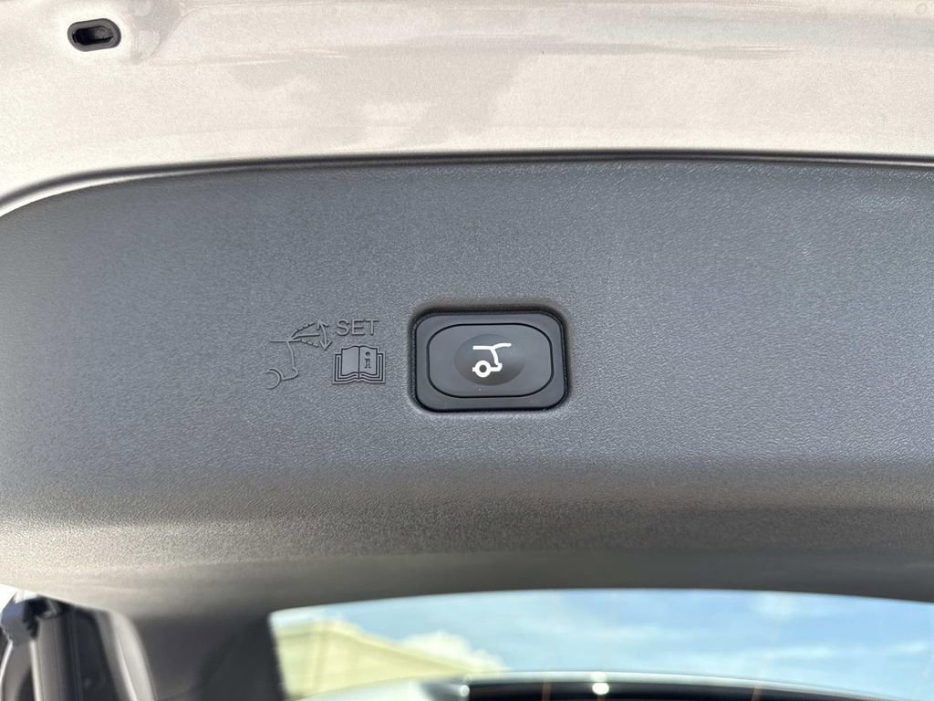 New 2026 Lincoln Nautilus Premier w/ Equipment Group 102A AWD/4WD image 12