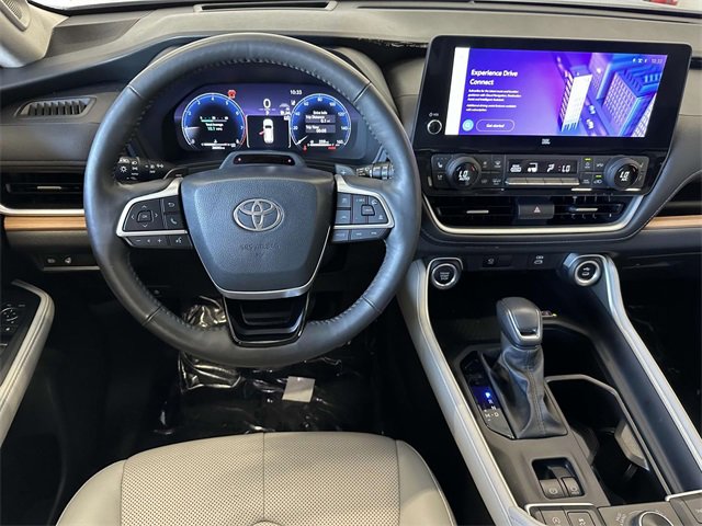 Used 2024 Toyota Grand Highlander AWD image 4