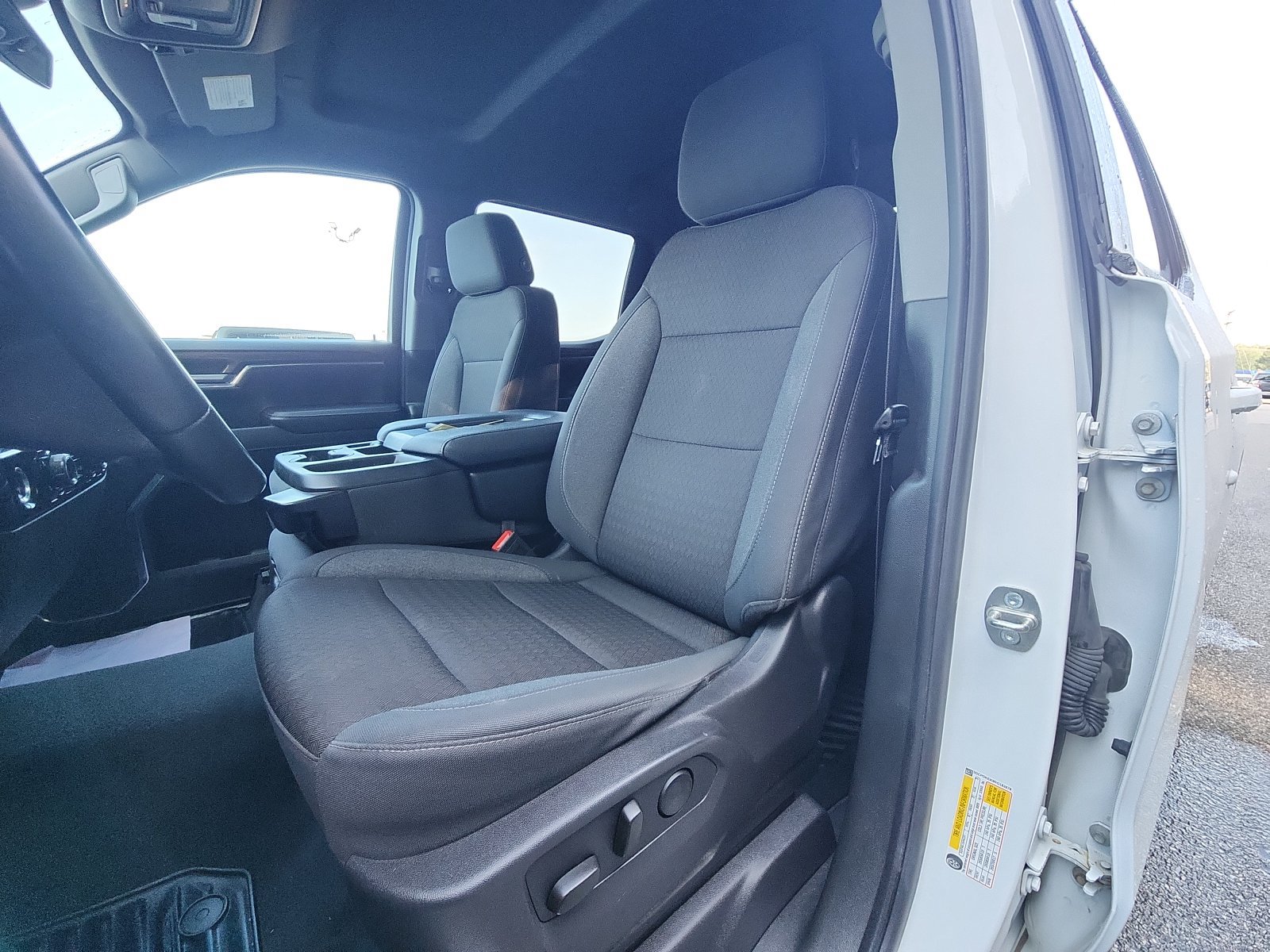 Used 2024 Chevrolet Silverado 1500 LT AWD/4WD image 18