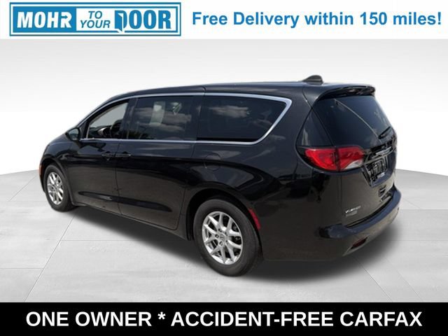 Used 2023 Chrysler Voyager LX FWD image 3