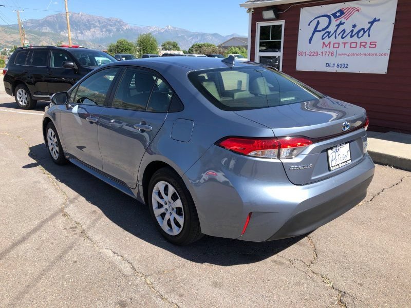 Used 2024 Toyota Corolla LE FWD image 3