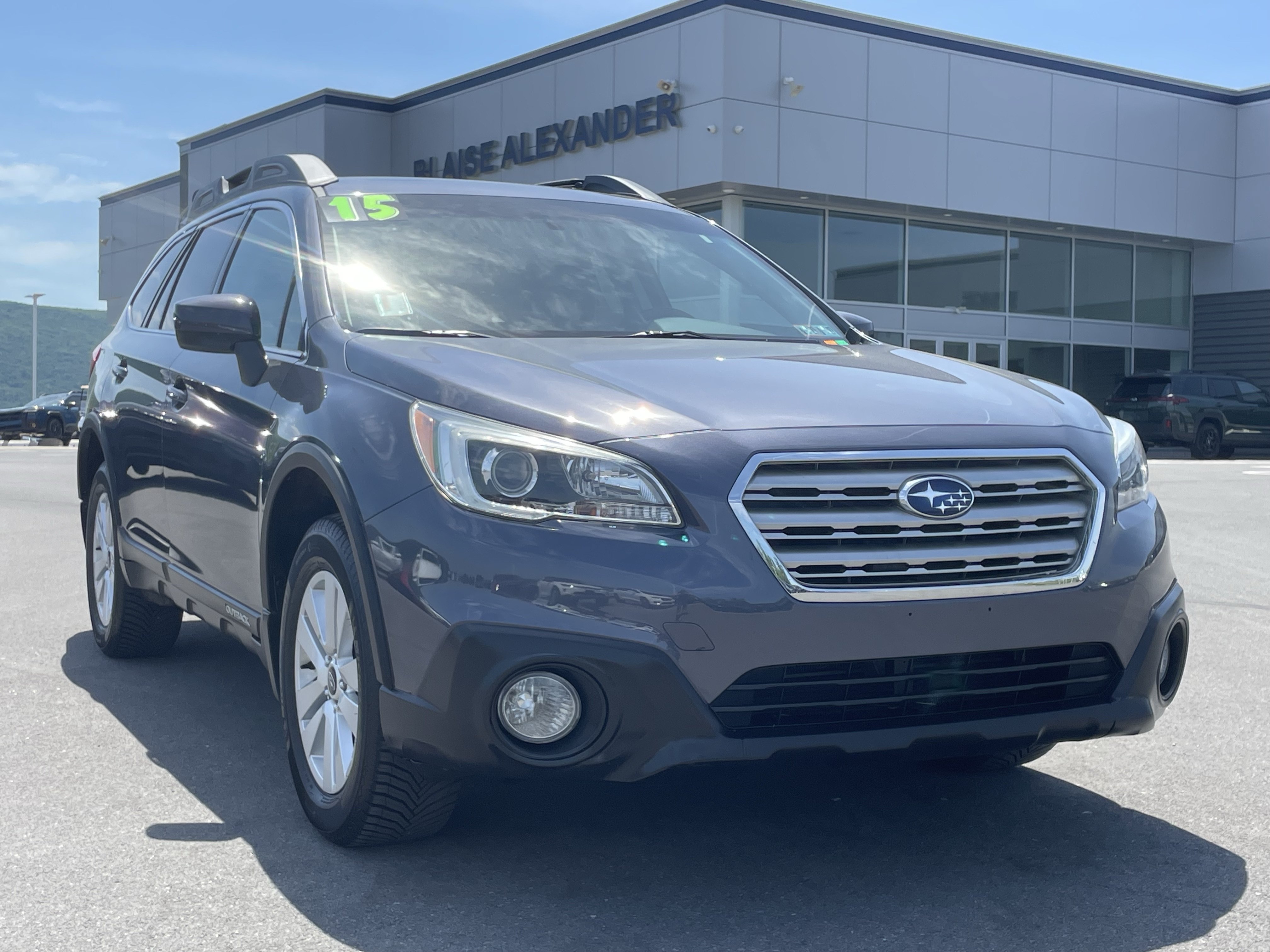 Used 2015 Subaru Outback 2.5i Premium AWD/4WD image 1
