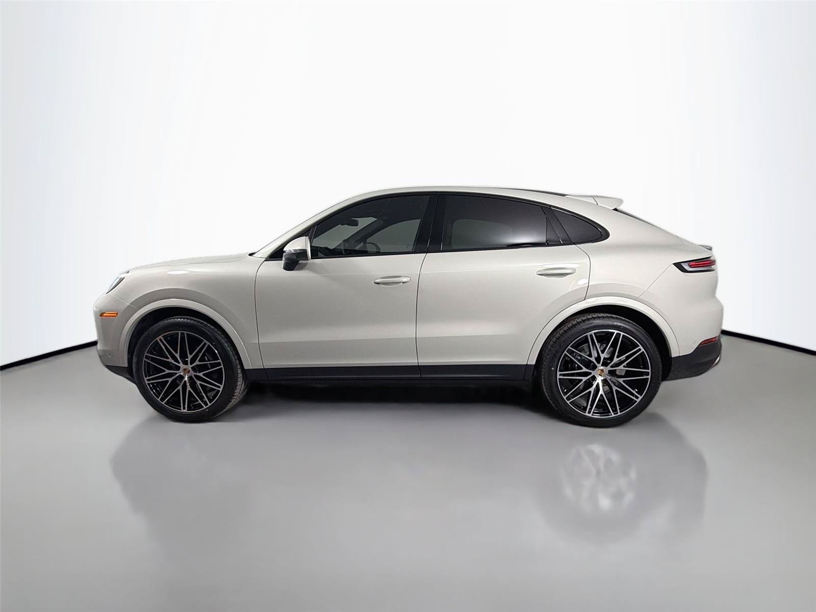 Certified 2026 Porsche Cayenne Coupe AWD/4WD image 2