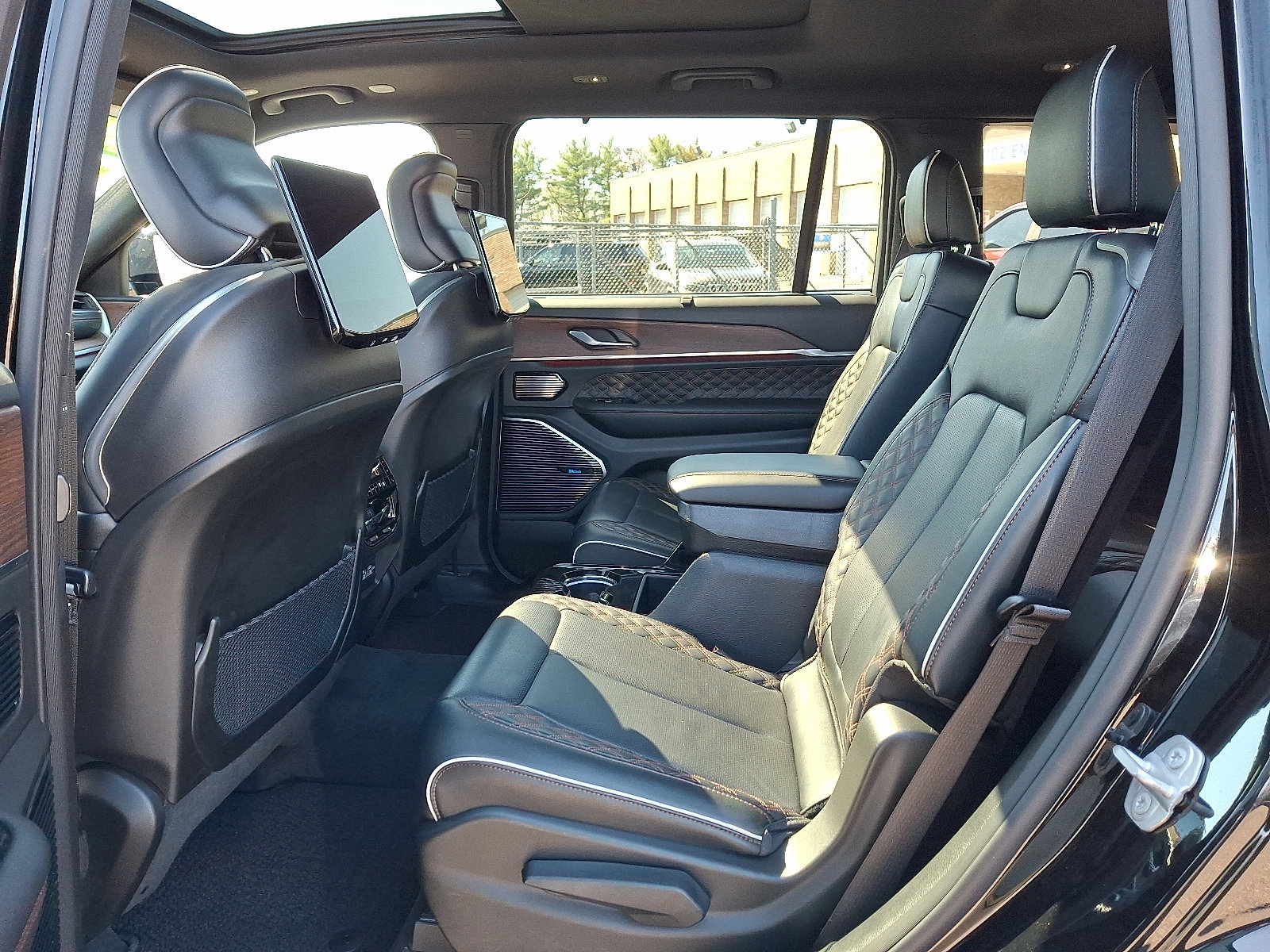 Used 2023 Jeep Grand Cherokee L Summit w/ Advanced Protech Group IV image 11