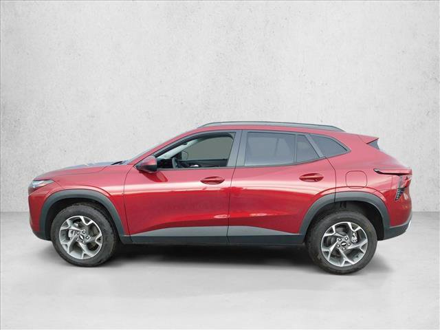 Used 2025 Chevrolet Trax LT FWD image 8