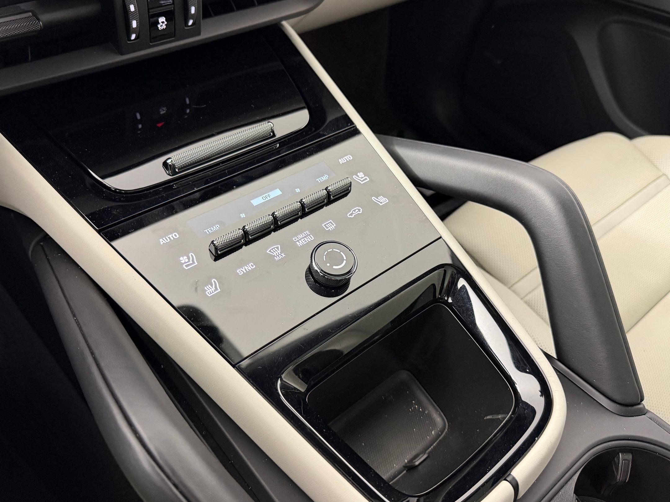 Certified 2024 Porsche Cayenne Turbo image 25