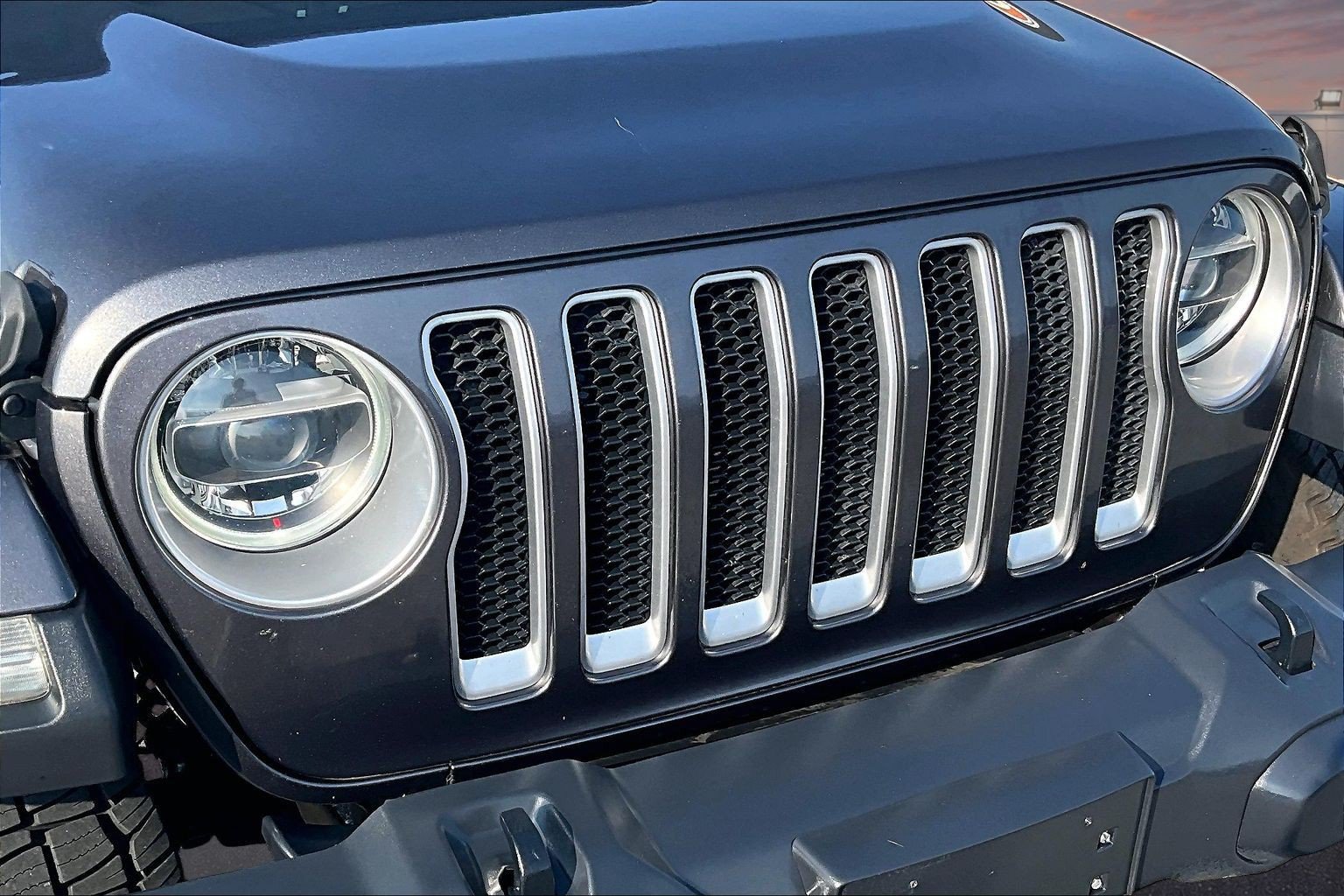 Used 2018 Jeep Wrangler Unlimited Sahara AWD/4WD image 25