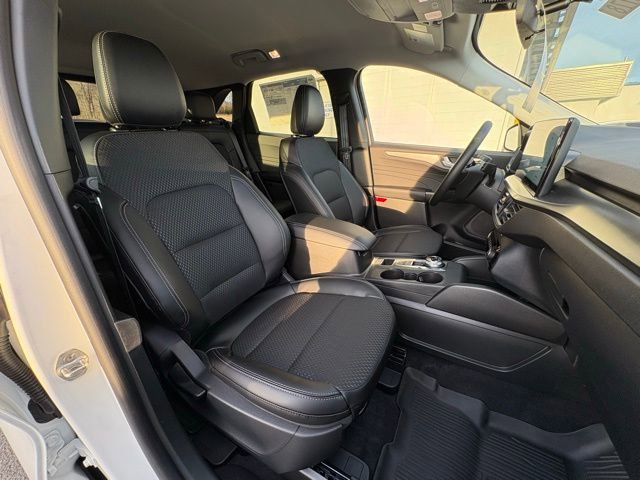 New 2026 Ford Escape SE w/ Class II Trailer Tow Package image 28