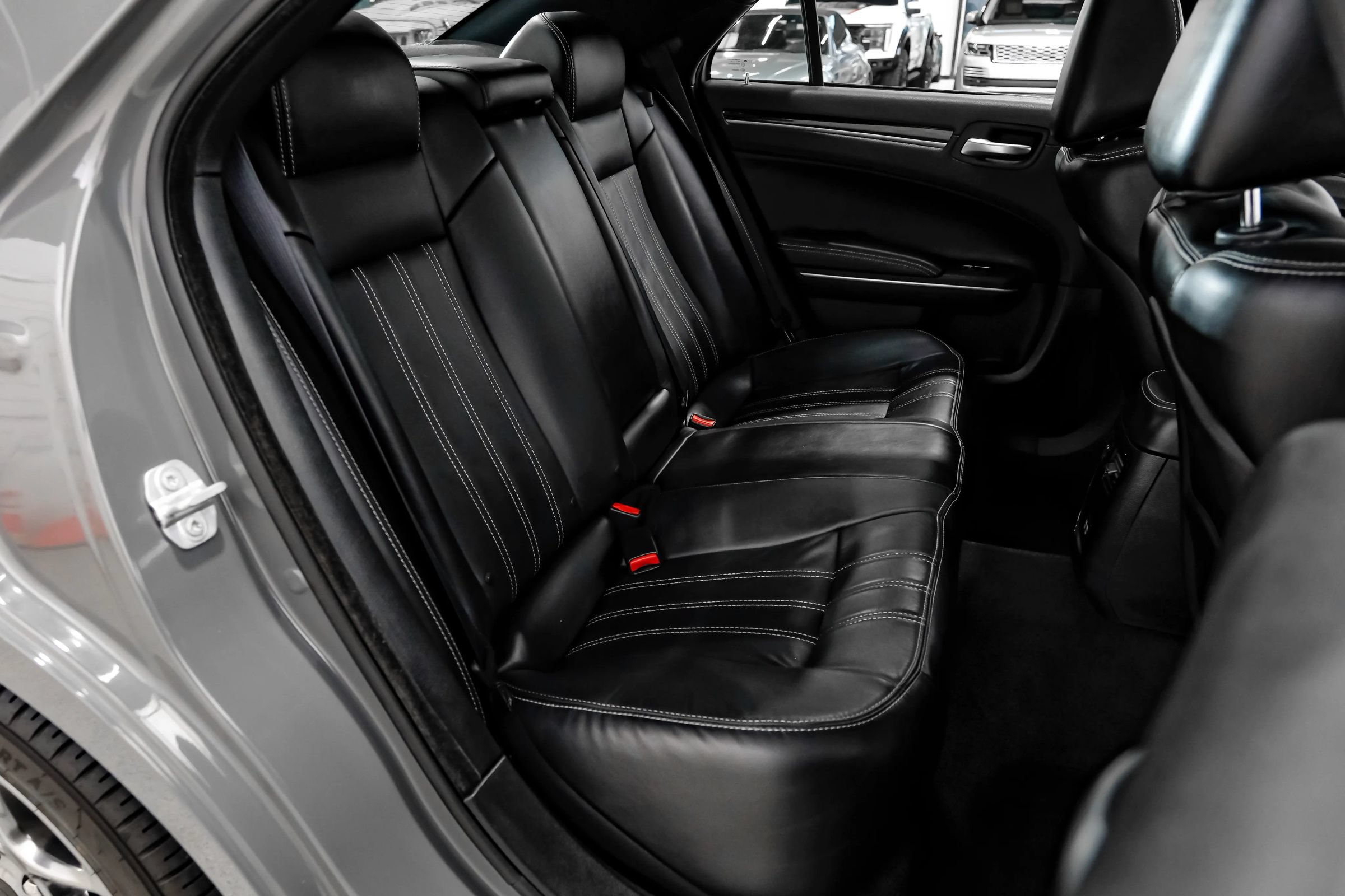 Used 2018 Chrysler 300 S w/ 300S Premium Group RWD image 48