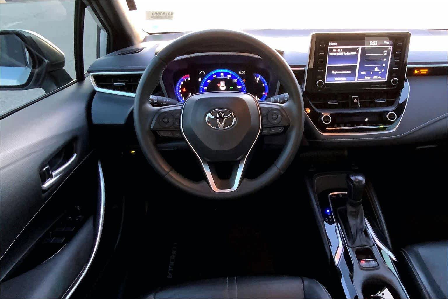 Used 2022 Toyota Corolla XSE FWD image 6