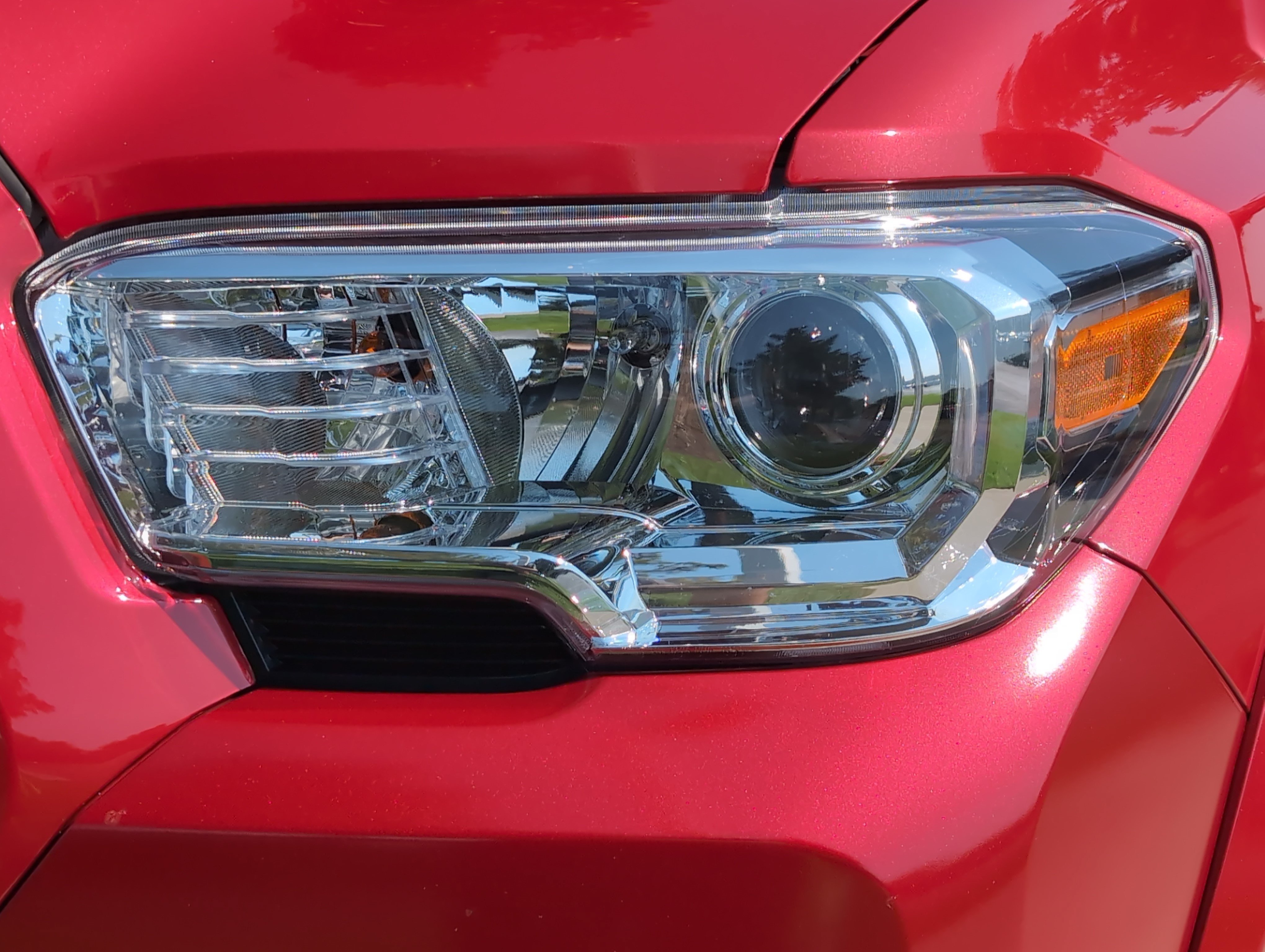 Certified 2023 Toyota Tacoma SR5 AWD/4WD image 6