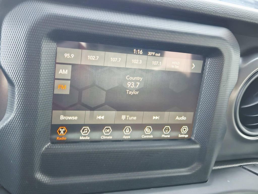 Used 2022 Jeep Wrangler Sport S image 28